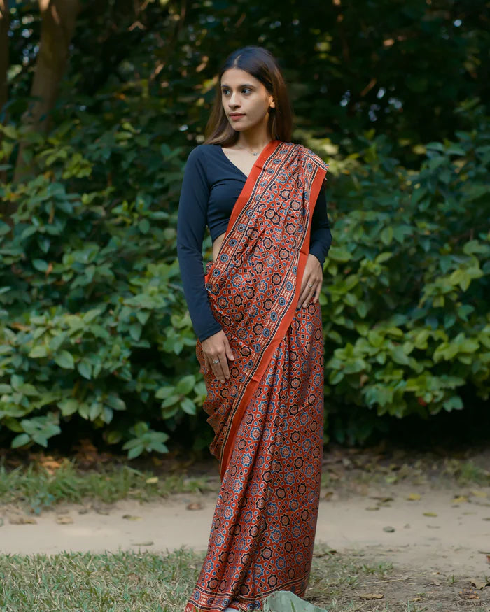 SIMPLE SOBER WALE RED MODAL SILK SAREE