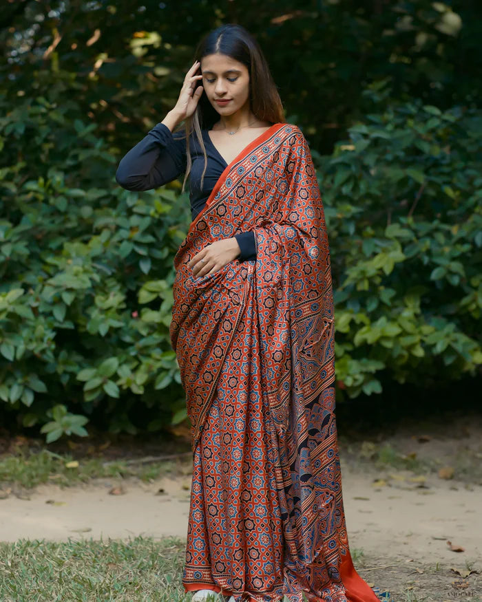 SIMPLE SOBER WALE RED MODAL SILK SAREE