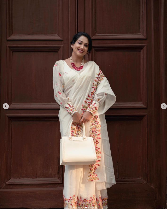 FUNCTIONAL  WALE  COTTON LINEN SAREE